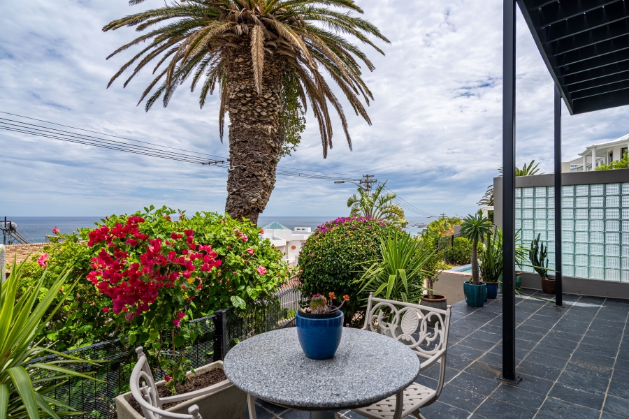 To Let 1 Bedroom Property for Rent in Camps Bay Western Cape